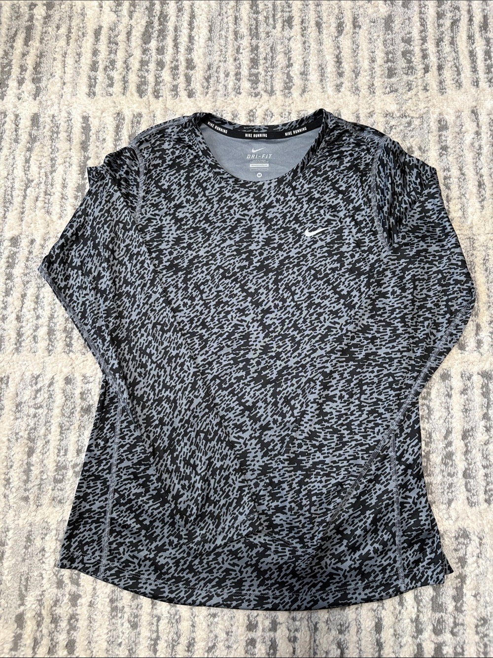 Nike Women’s Long-Sleeve Dri-FIT Training Tee-Black/Gray Pattern-Medium